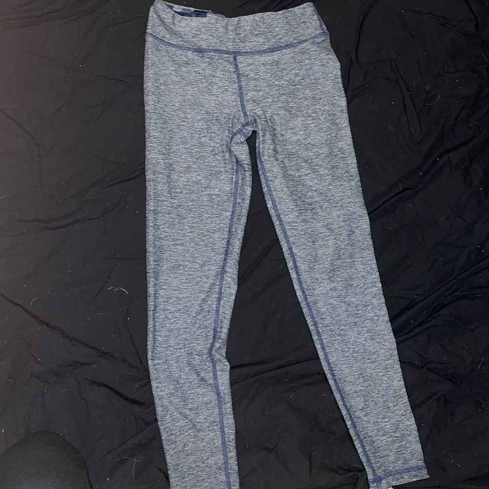 REVERSIBLE LEGGINGS!! GREY/BLUE CAMO REVERSE TO GREY. Size small